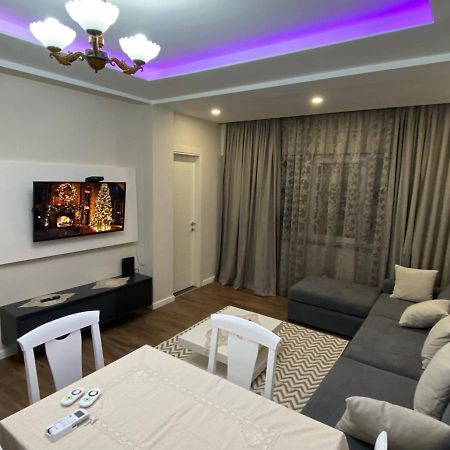 Komatas Modern Apartments In Bllok Area Tirana Buitenkant foto