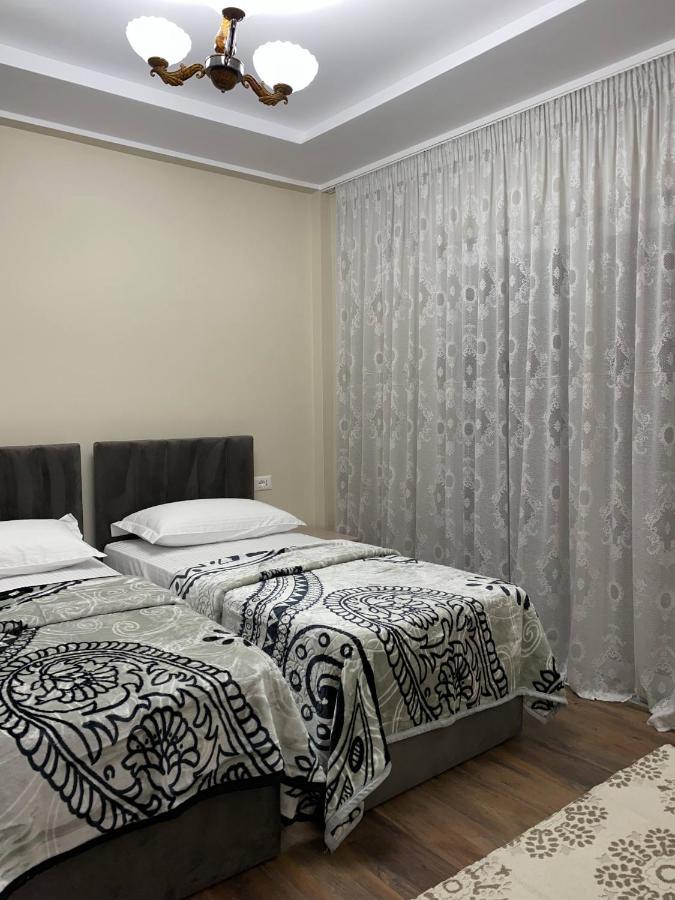 Komatas Modern Apartments In Bllok Area Tirana Buitenkant foto