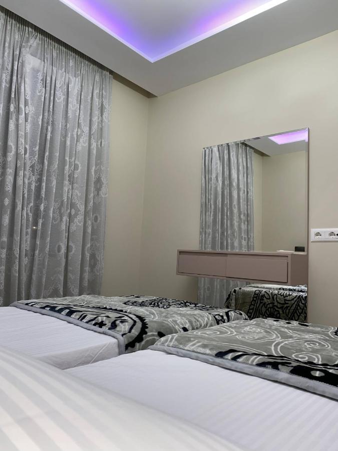 Komatas Modern Apartments In Bllok Area Tirana Buitenkant foto