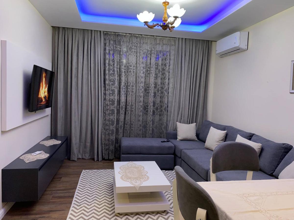 Komatas Modern Apartments In Bllok Area Tirana Buitenkant foto