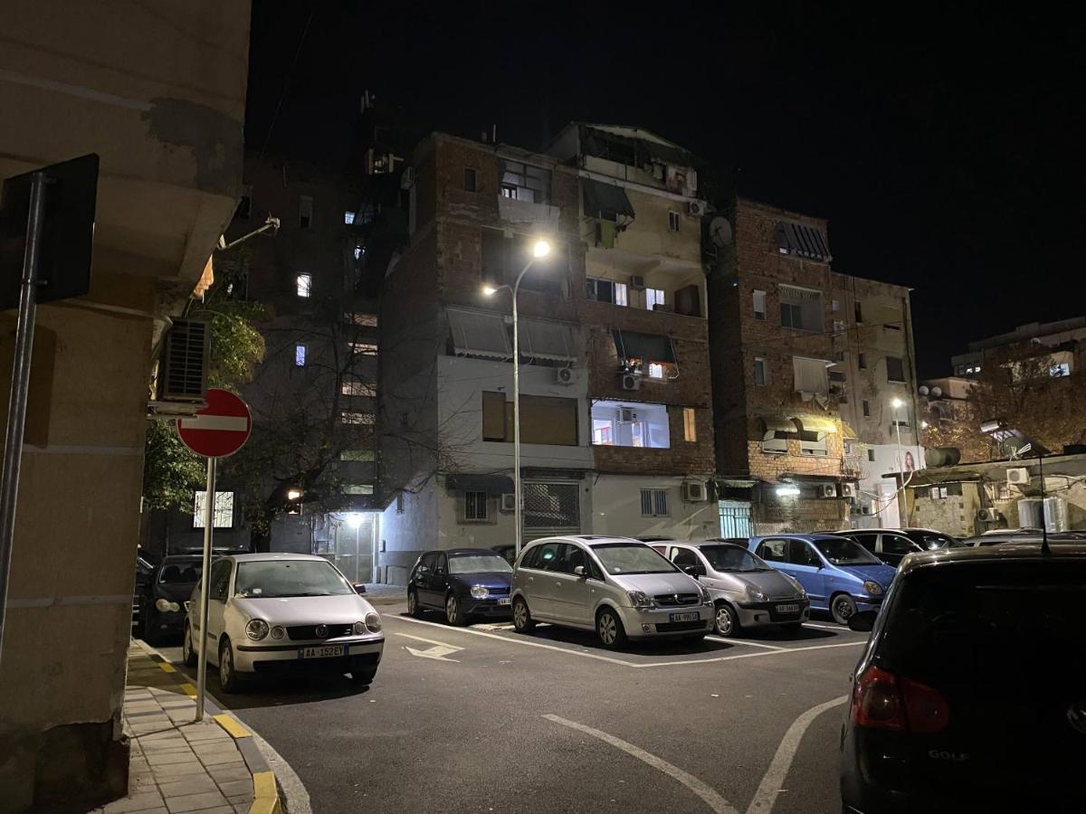 Komatas Modern Apartments In Bllok Area Tirana Buitenkant foto